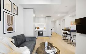 Cozy Nest In Prime Hawthorn W Parking & Pool